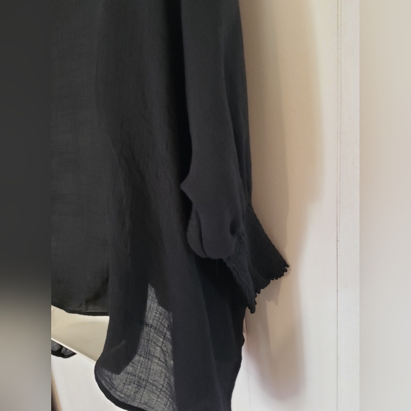 Bobbi Rocco Los Angeles Smocked Sleeves Top - Picture 7 of 8